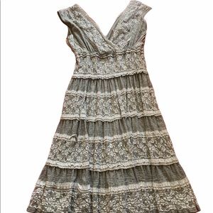 Sleeveless lace dress